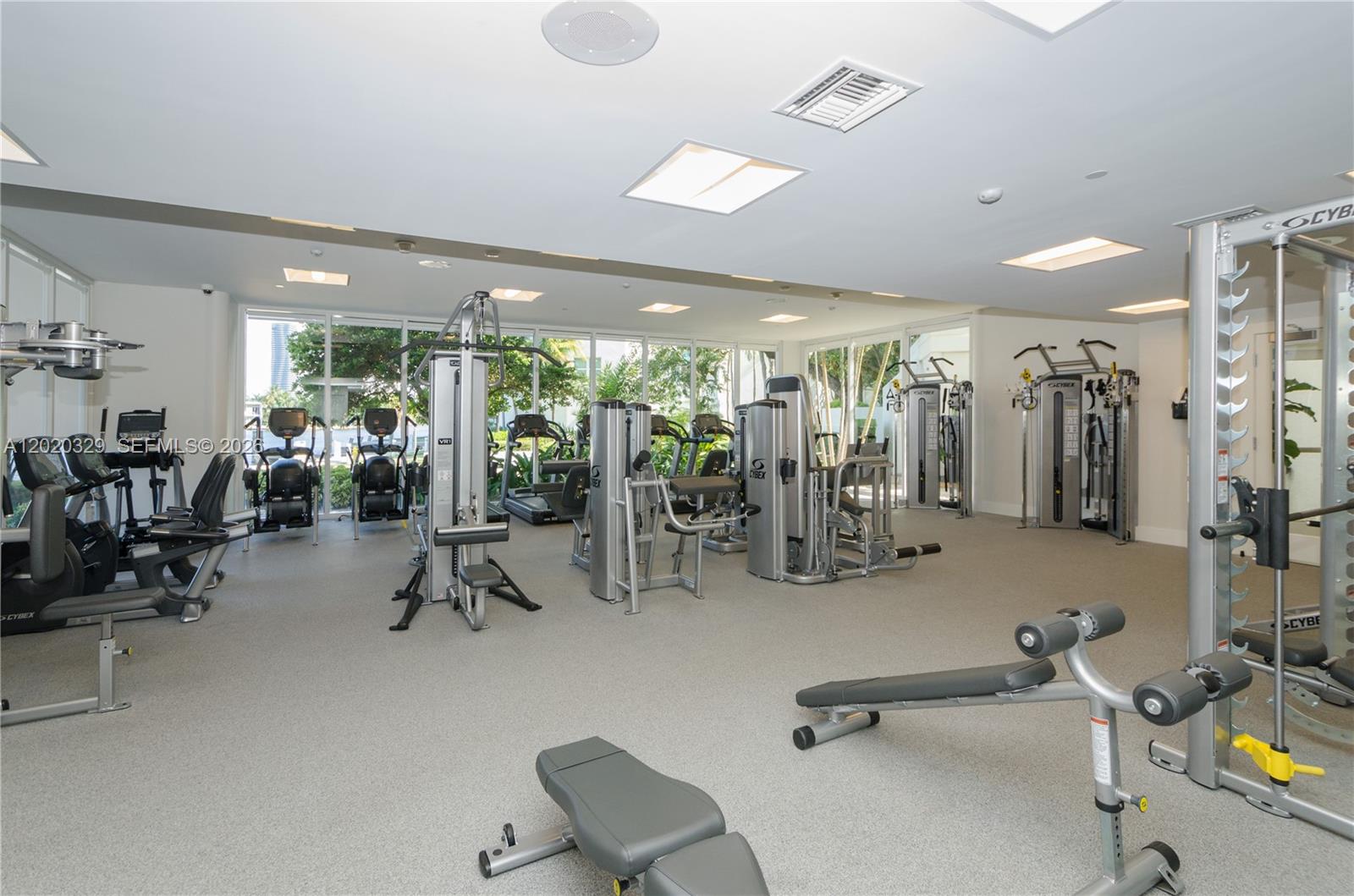 20281 E Country Club Dr #2101, Aventura FL 33180