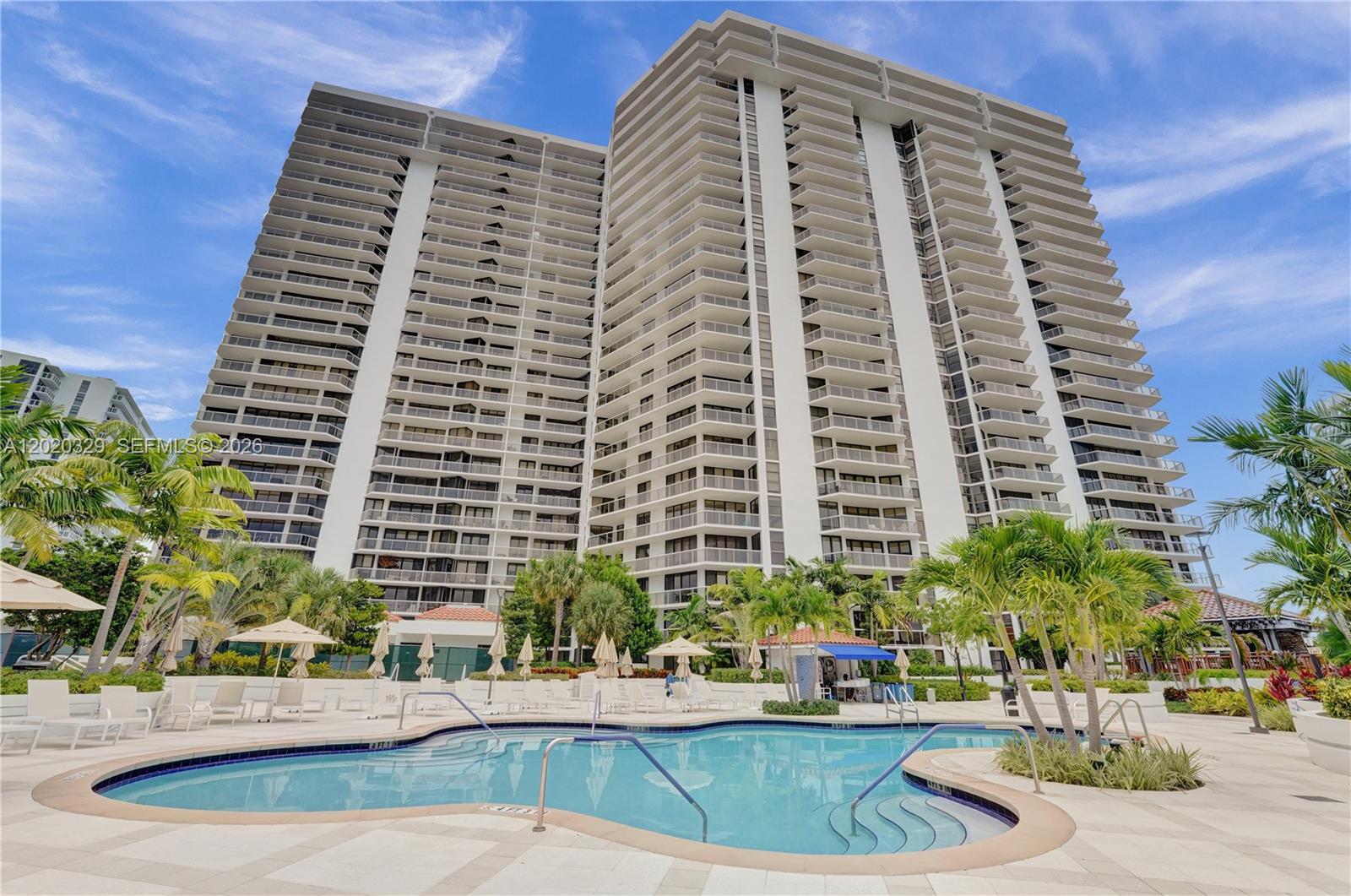 20281 E Country Club Dr #2101, Aventura FL 33180