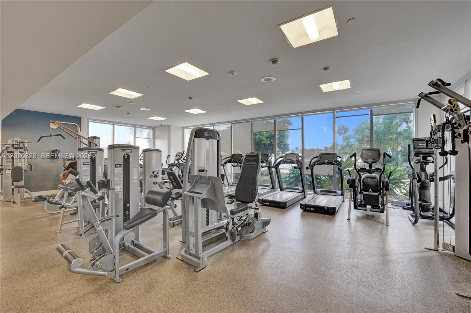 20281 E Country Club Dr #2101, Aventura FL 33180