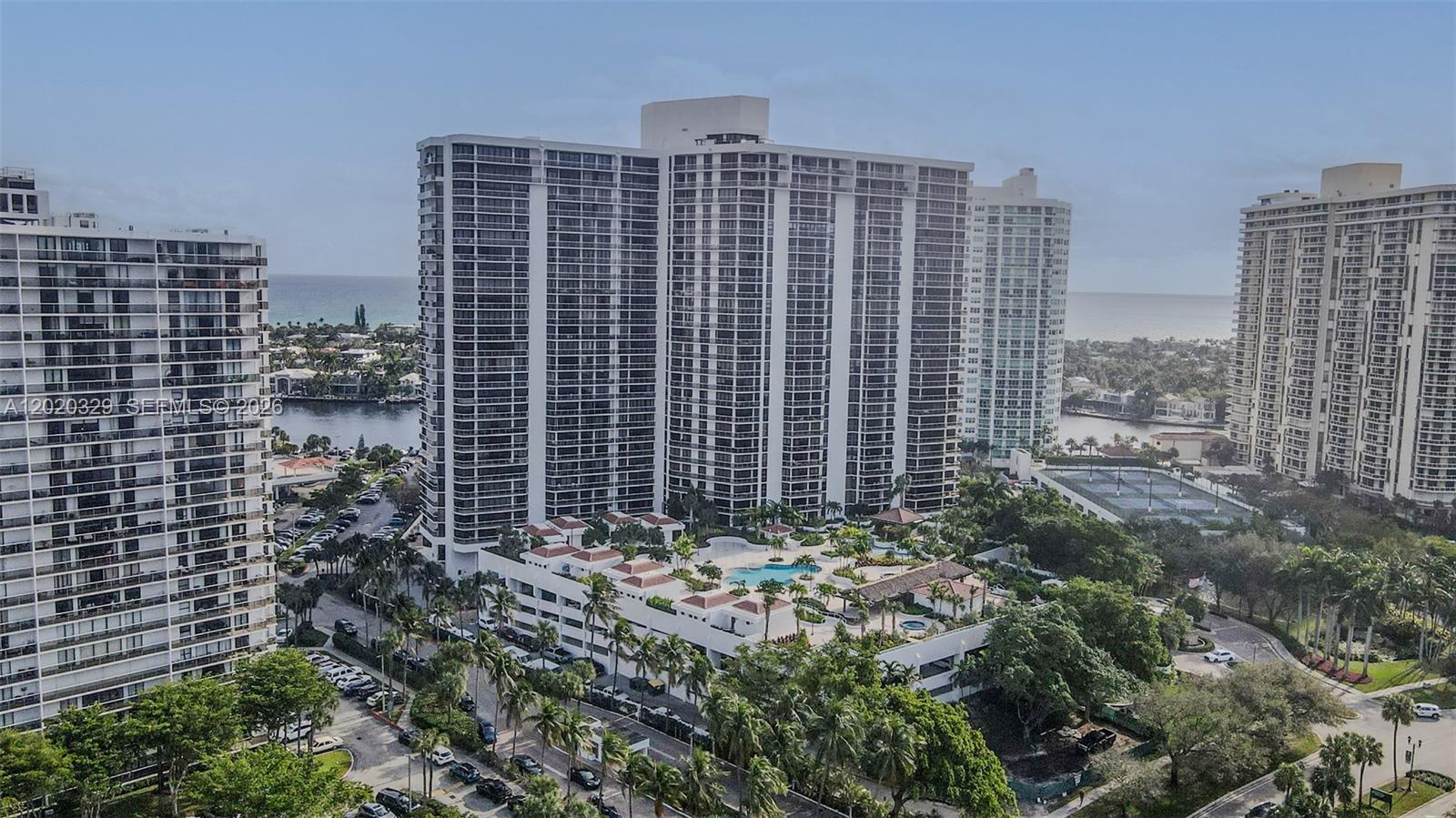 20281 E Country Club Dr #2101, Aventura FL 33180