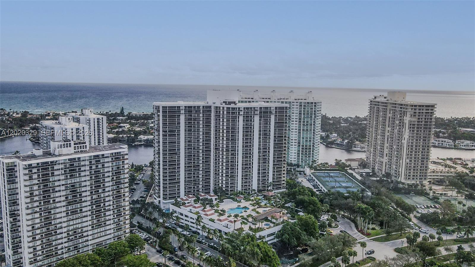 20281 E Country Club Dr #2101, Aventura FL 33180