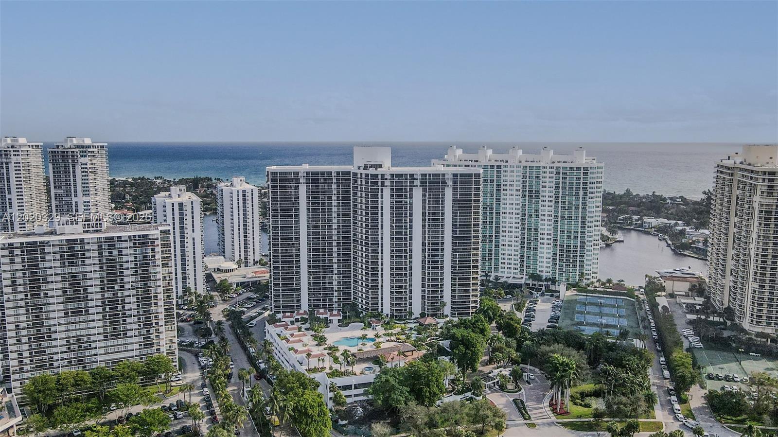 20281 E Country Club Dr #2101, Aventura FL 33180