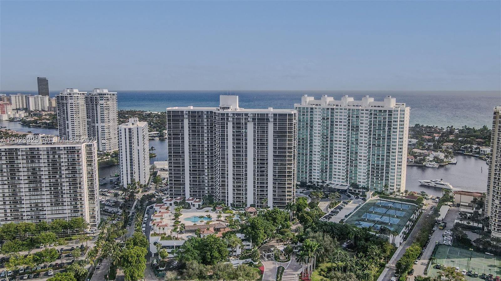 20281 E Country Club Dr #2101, Aventura FL 33180