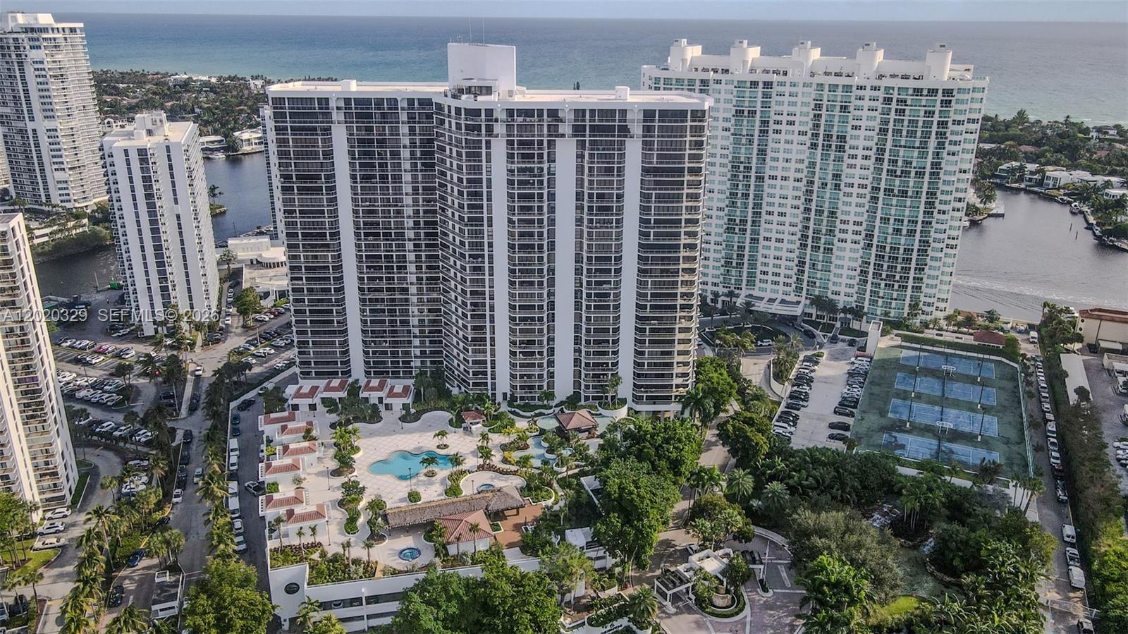20281 E Country Club Dr #2101, Aventura FL 33180