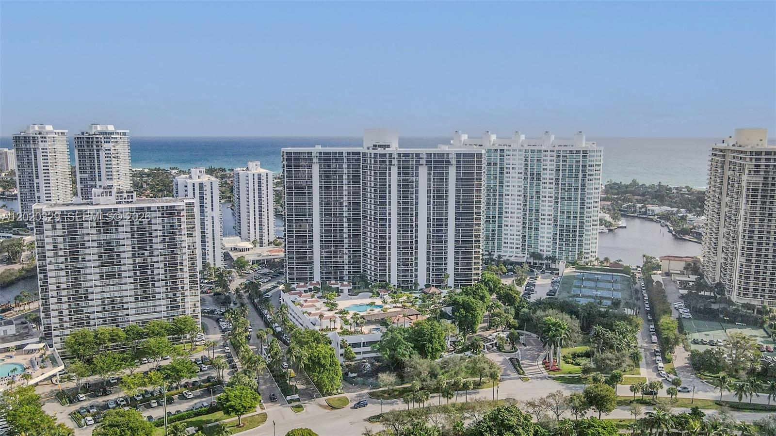 20281 E Country Club Dr #2101, Aventura FL 33180