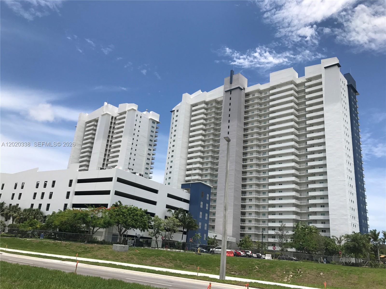 14951 Royal Oaks Ln #2606, North Miami FL 33181