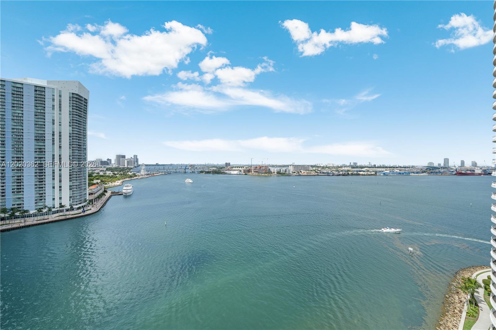 888 Brickell Key Dr #1612, Miami FL 33131