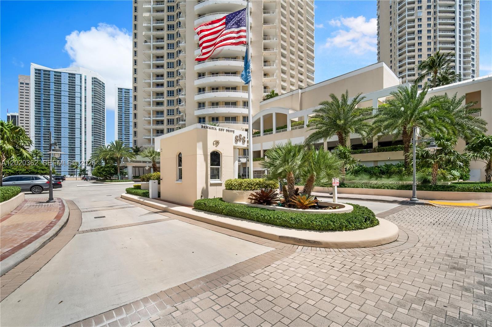 888 Brickell Key Dr #1612, Miami FL 33131