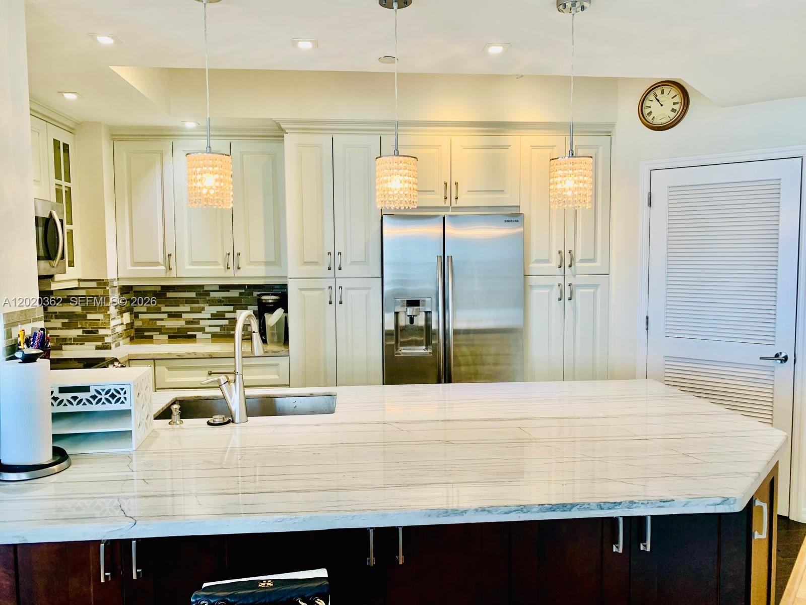 888 Brickell Key Dr #1612, Miami FL 33131