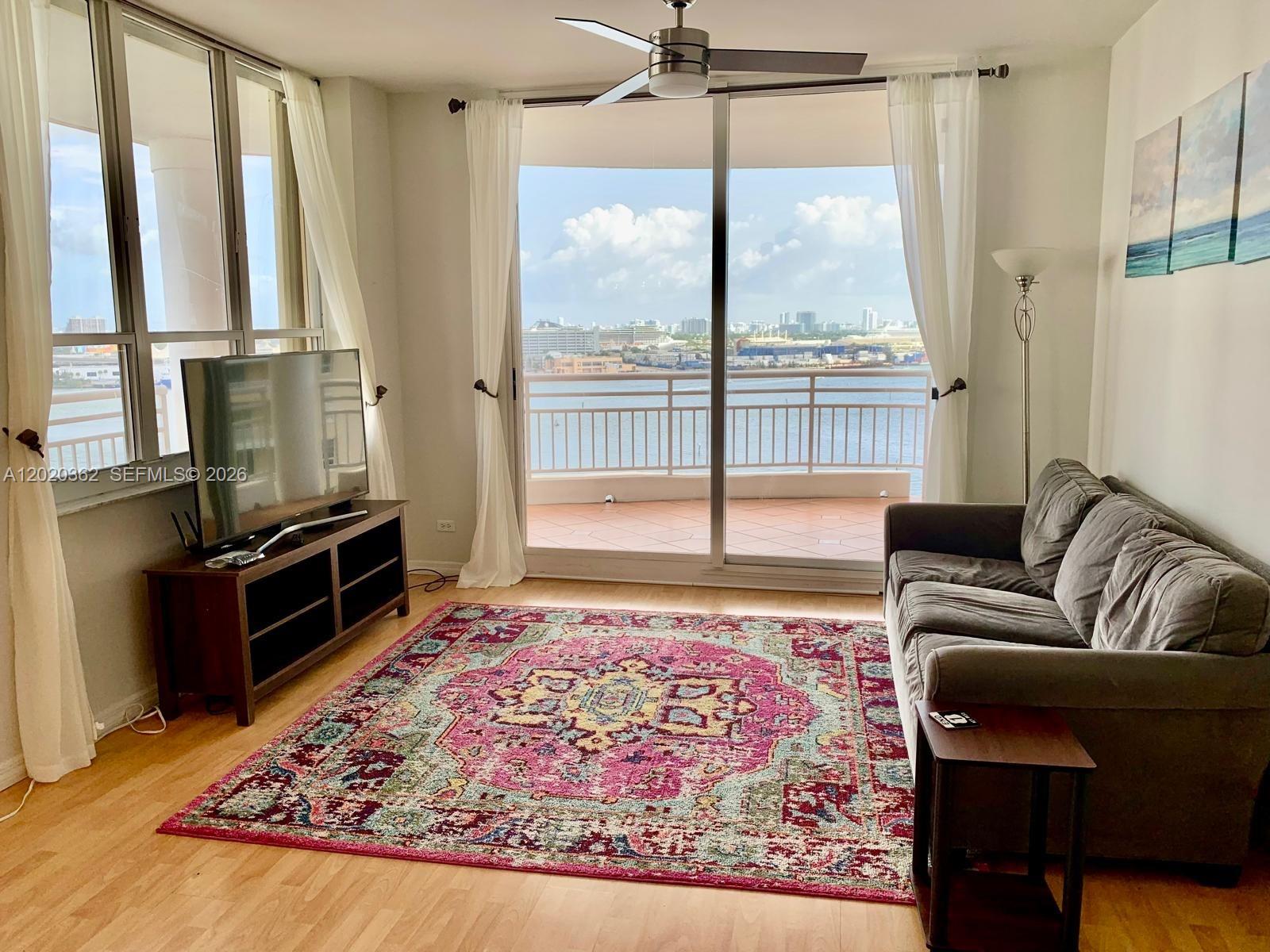 888 Brickell Key Dr #1612, Miami FL 33131