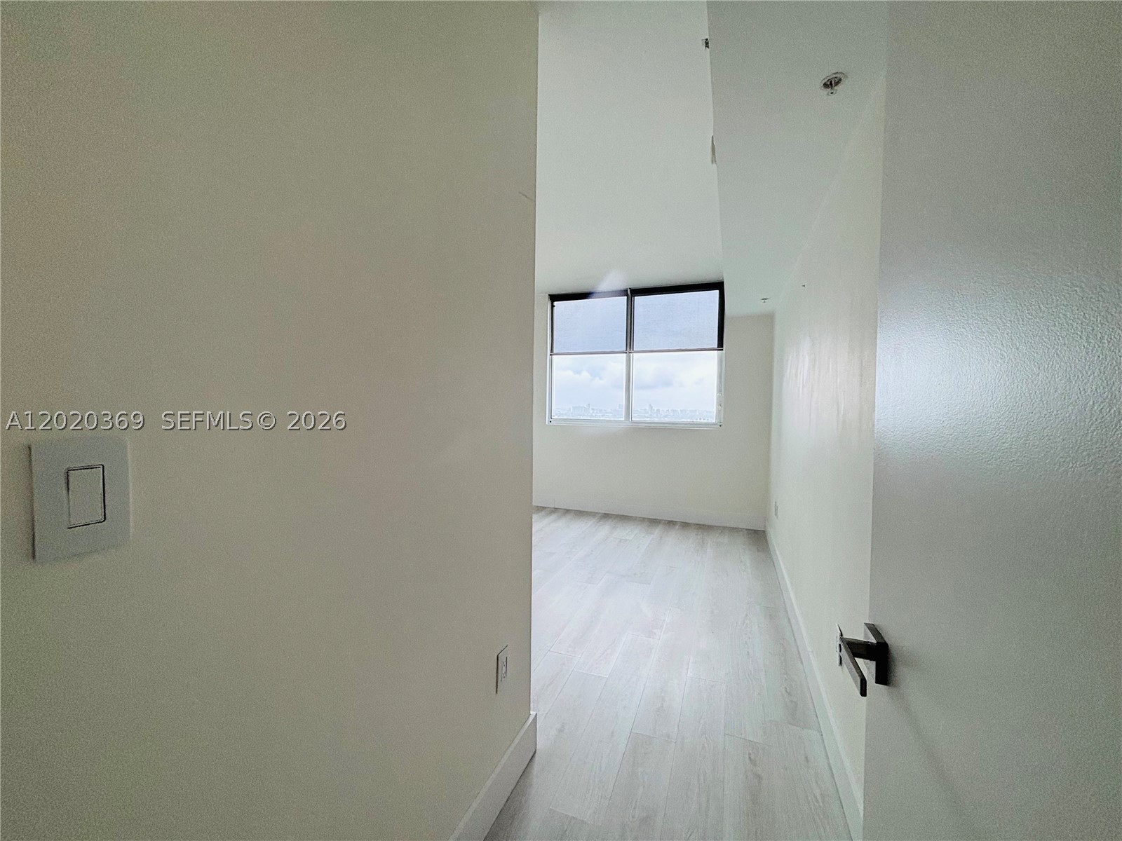 253 NE 2nd St #2003, Miami FL 33132