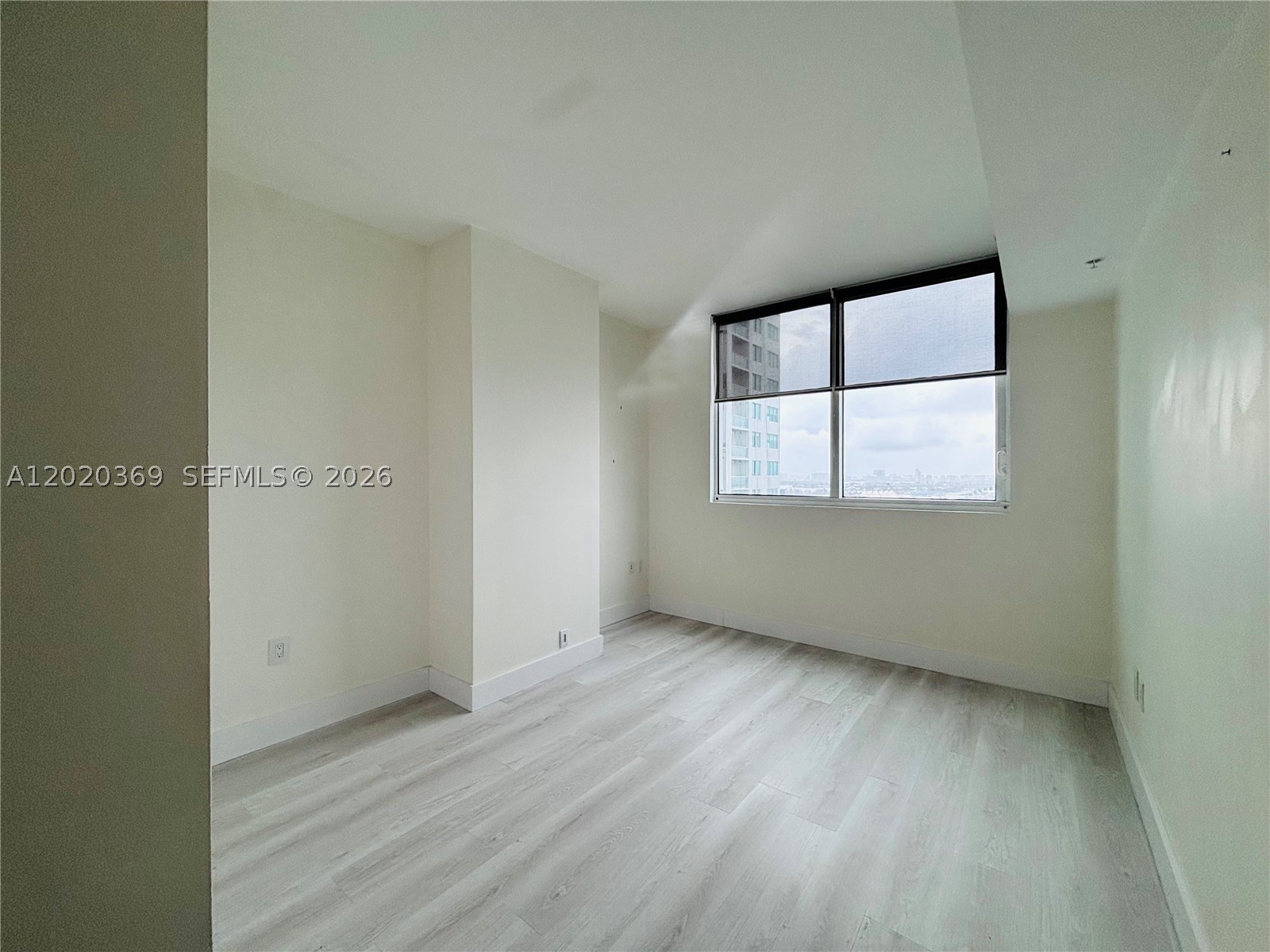 253 NE 2nd St #2003, Miami FL 33132