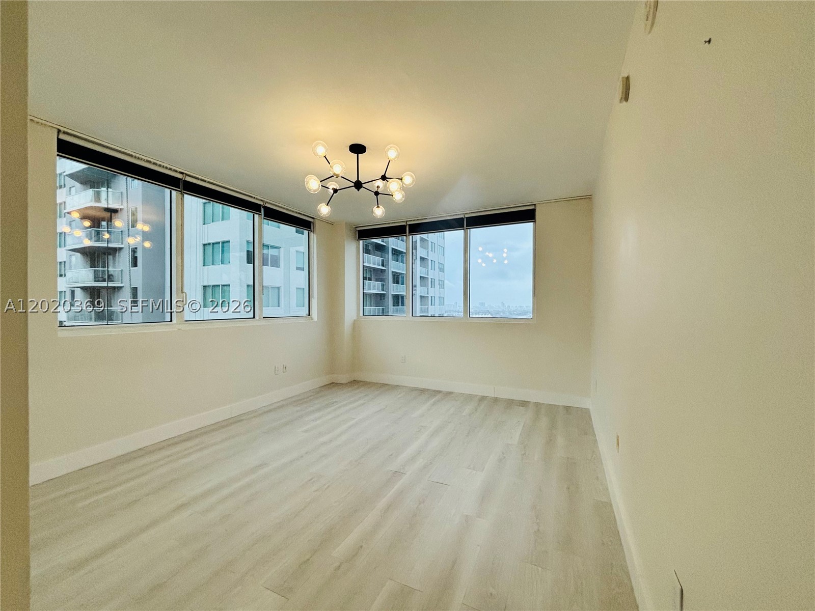 253 NE 2nd St #2003, Miami FL 33132