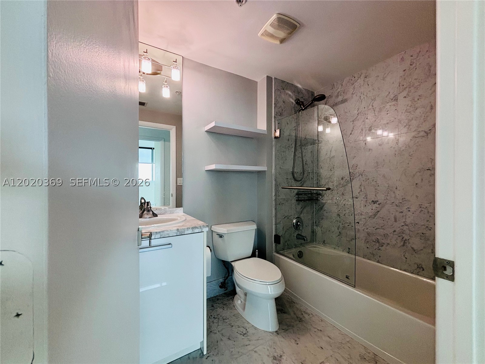 253 NE 2nd St #2003, Miami FL 33132