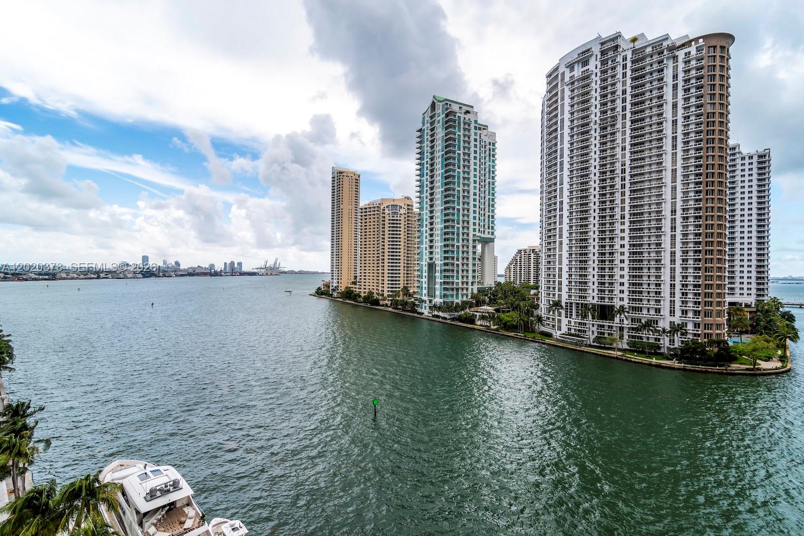 300 Biscayne Boulevard Way #802E, Miami FL 33131