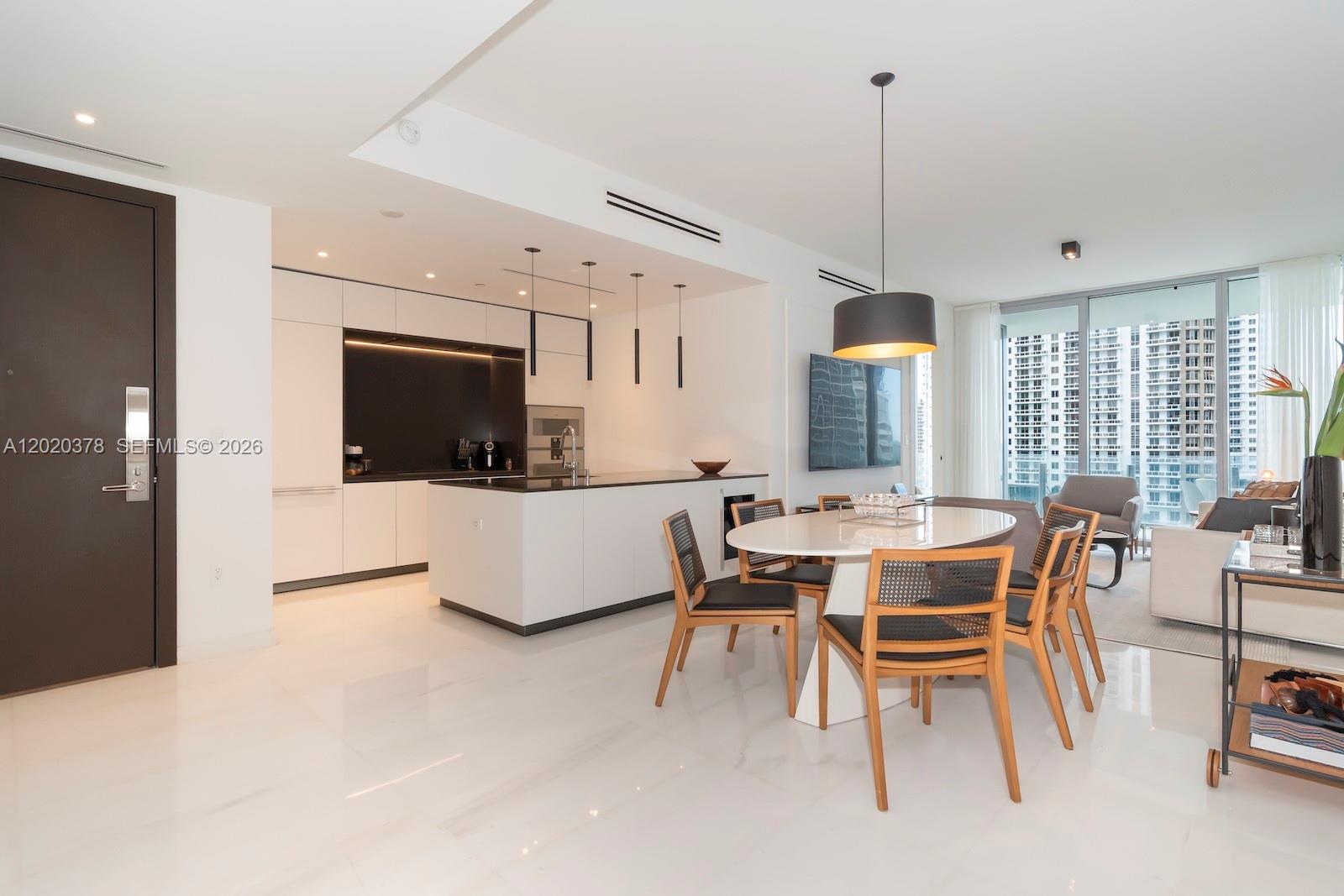 300 Biscayne Boulevard Way #802E, Miami FL 33131
