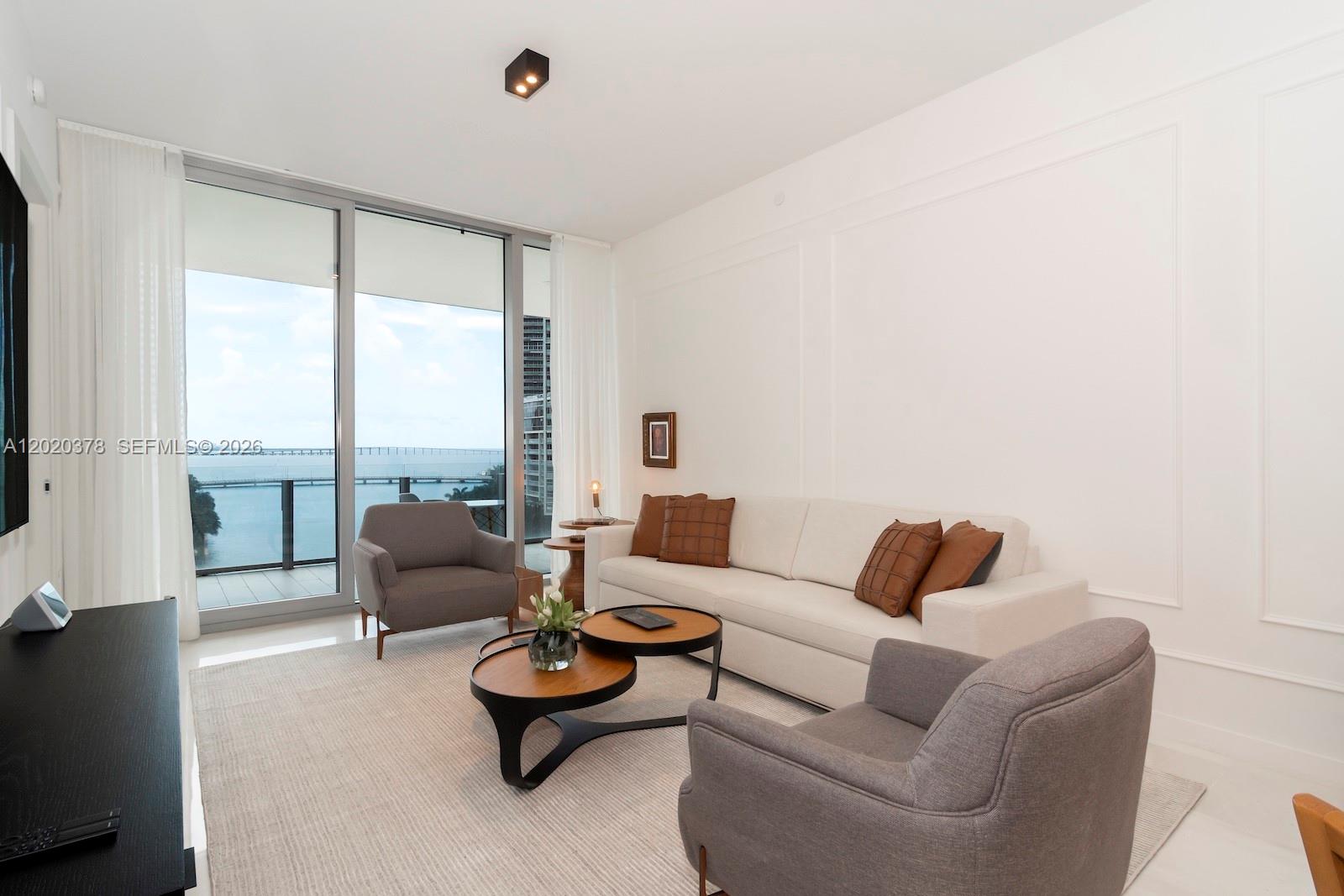 300 Biscayne Boulevard Way #802E, Miami FL 33131