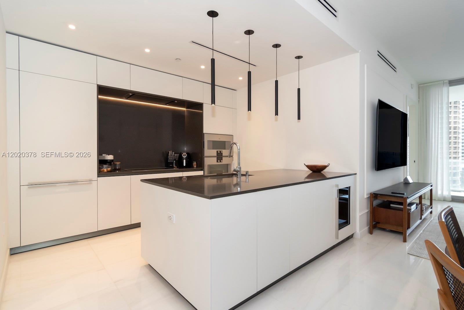 300 Biscayne Boulevard Way #802E, Miami FL 33131