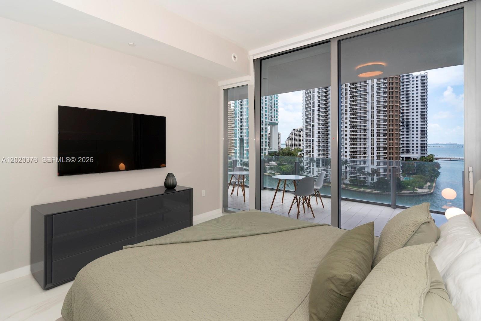 300 Biscayne Boulevard Way #802E, Miami FL 33131