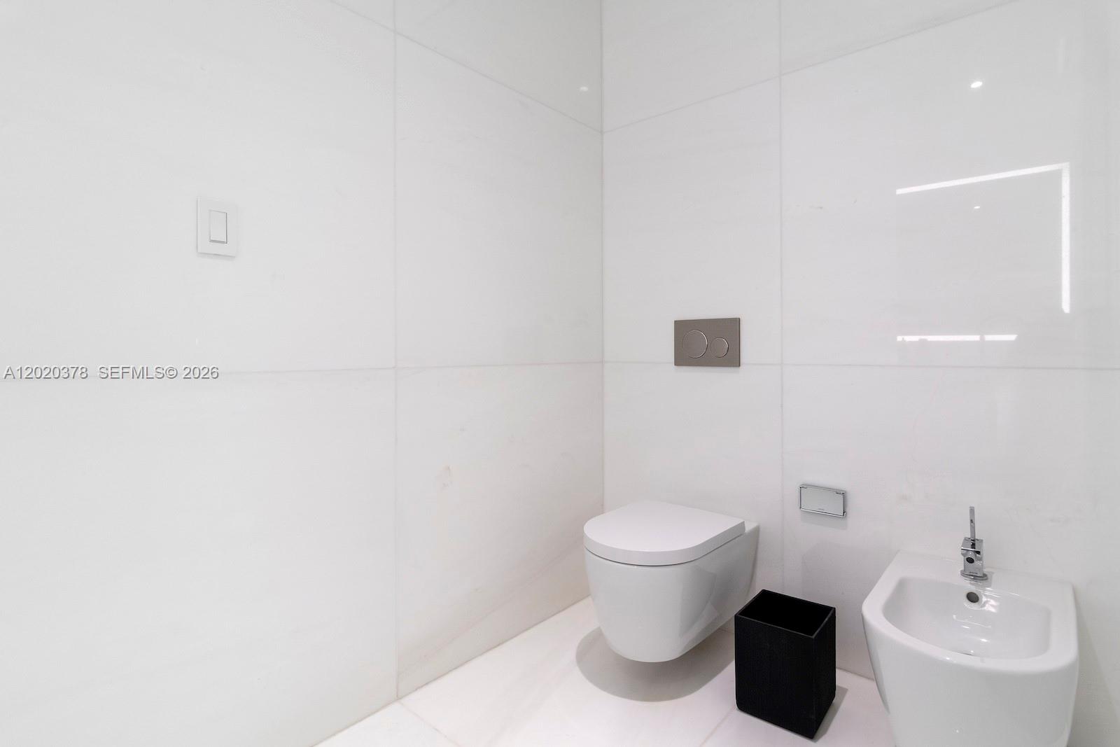 300 Biscayne Boulevard Way #802E, Miami FL 33131