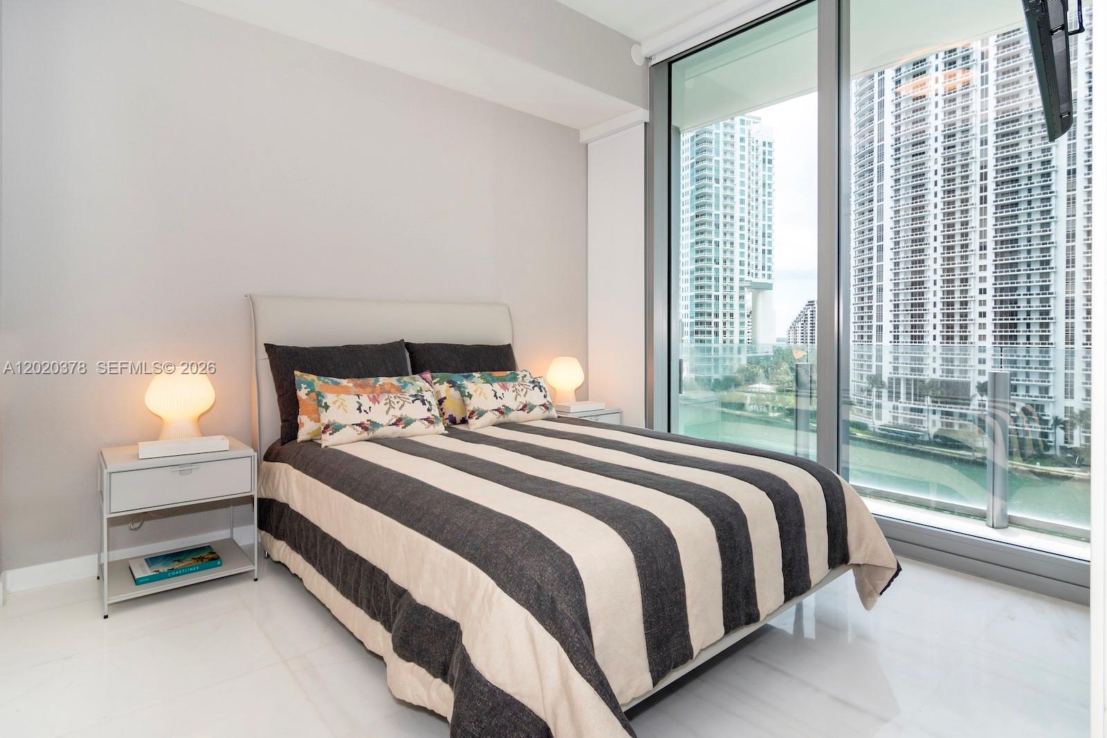 300 Biscayne Boulevard Way #802E, Miami FL 33131