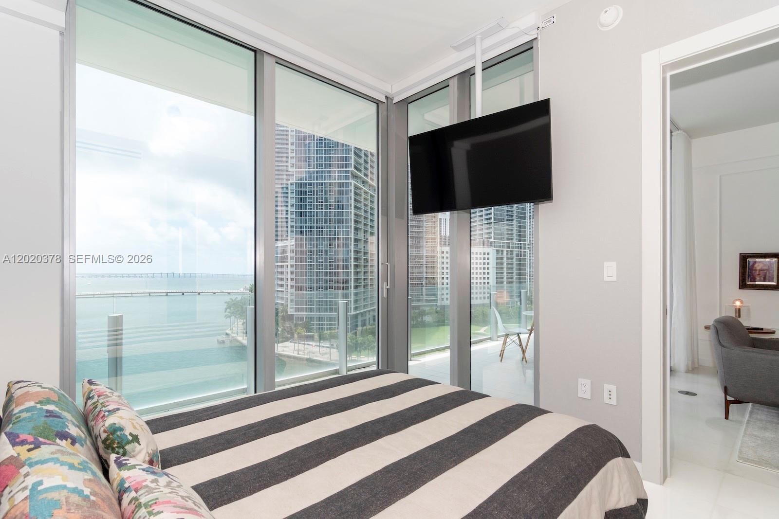 300 Biscayne Boulevard Way #802E, Miami FL 33131