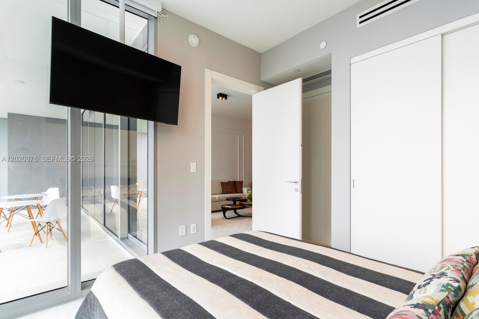 300 Biscayne Boulevard Way #802E, Miami FL 33131