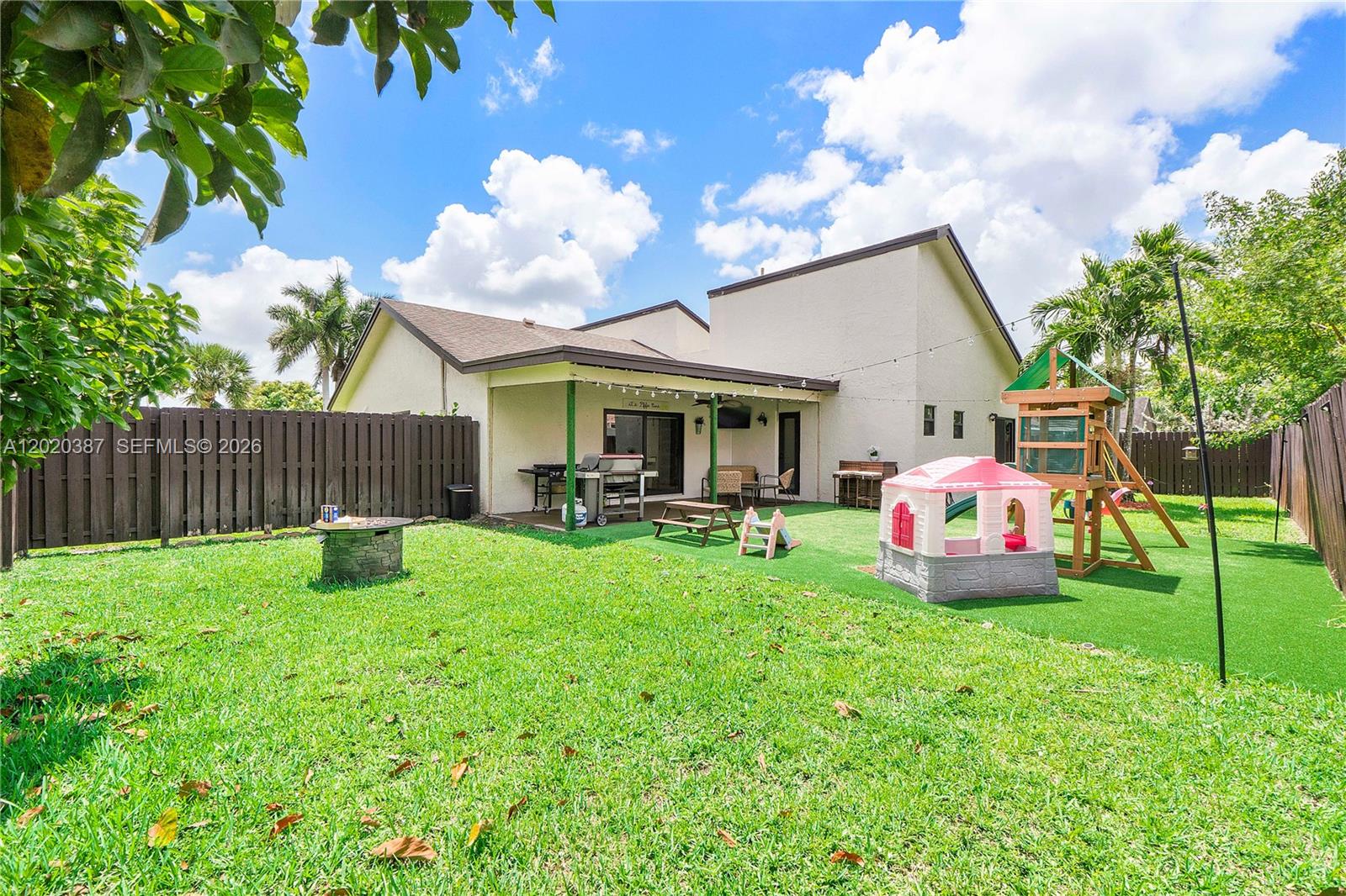 5121 NW 87th Ave, Lauderhill FL 33351
