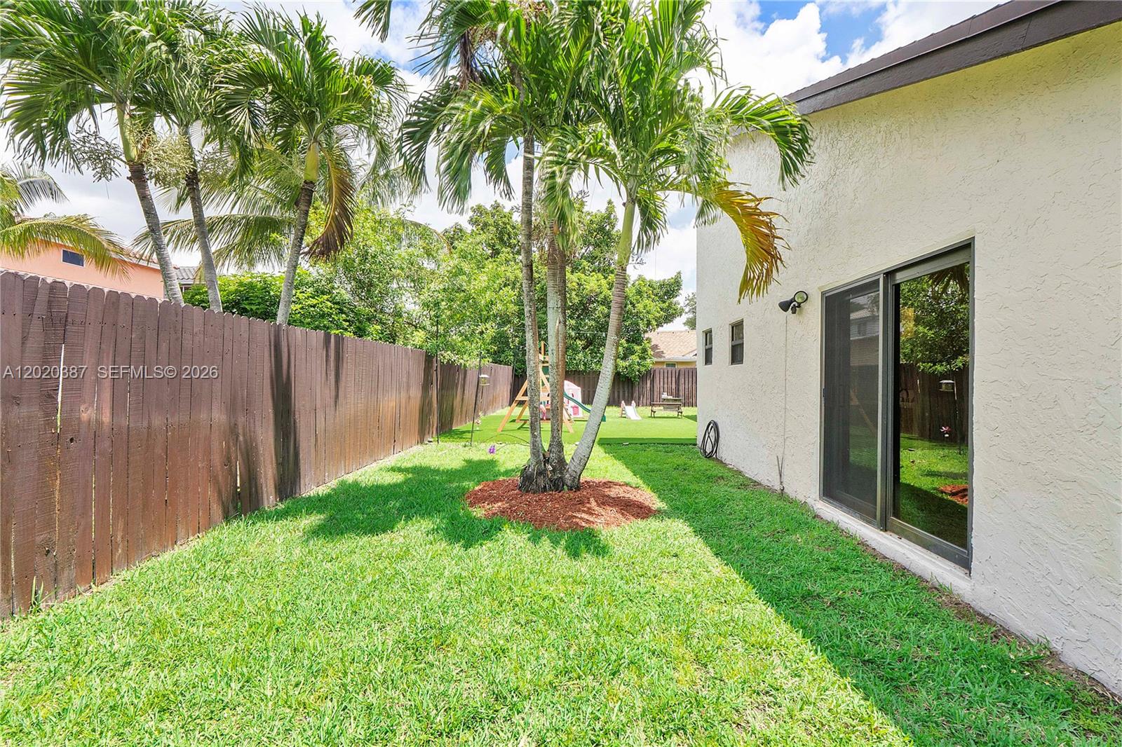 5121 NW 87th Ave, Lauderhill FL 33351