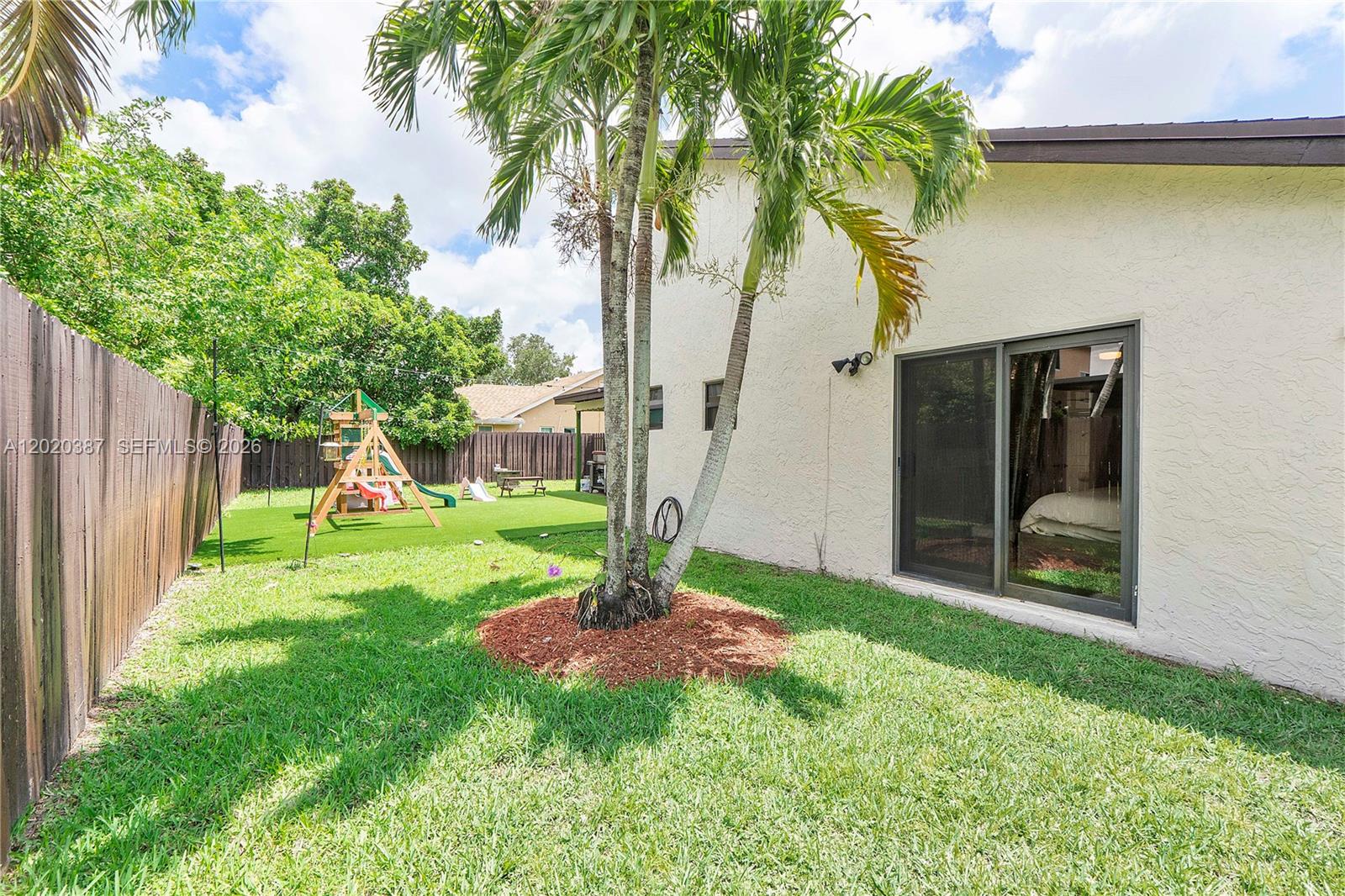 5121 NW 87th Ave, Lauderhill FL 33351