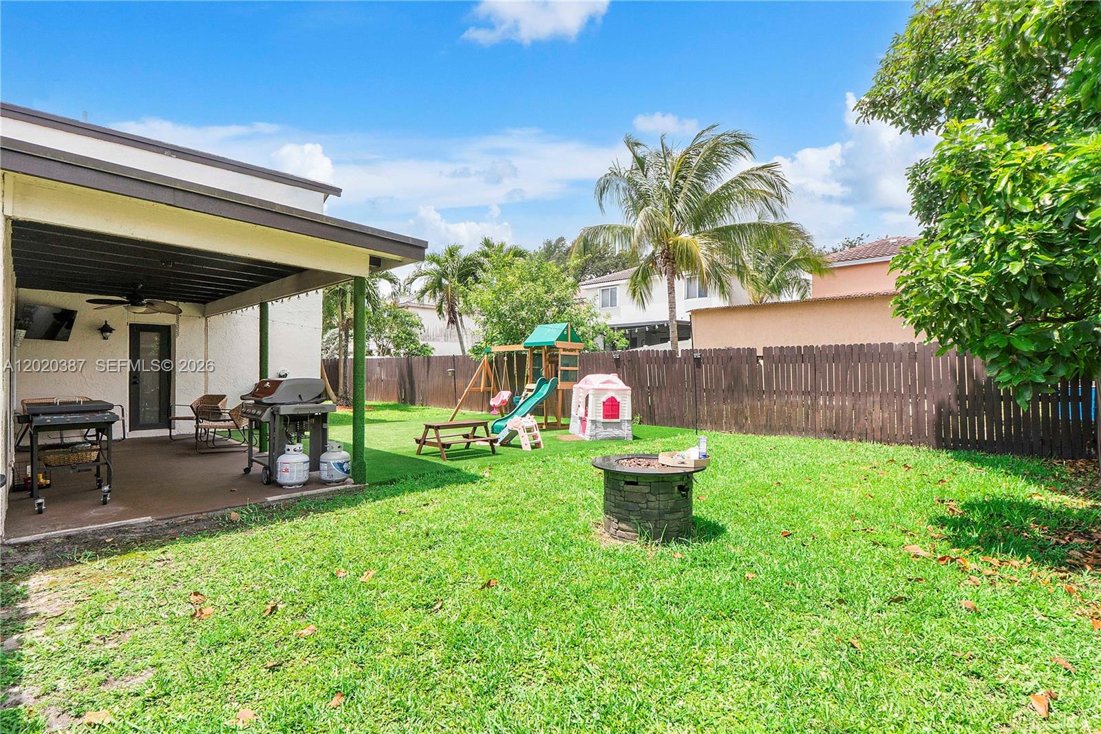 5121 NW 87th Ave, Lauderhill FL 33351