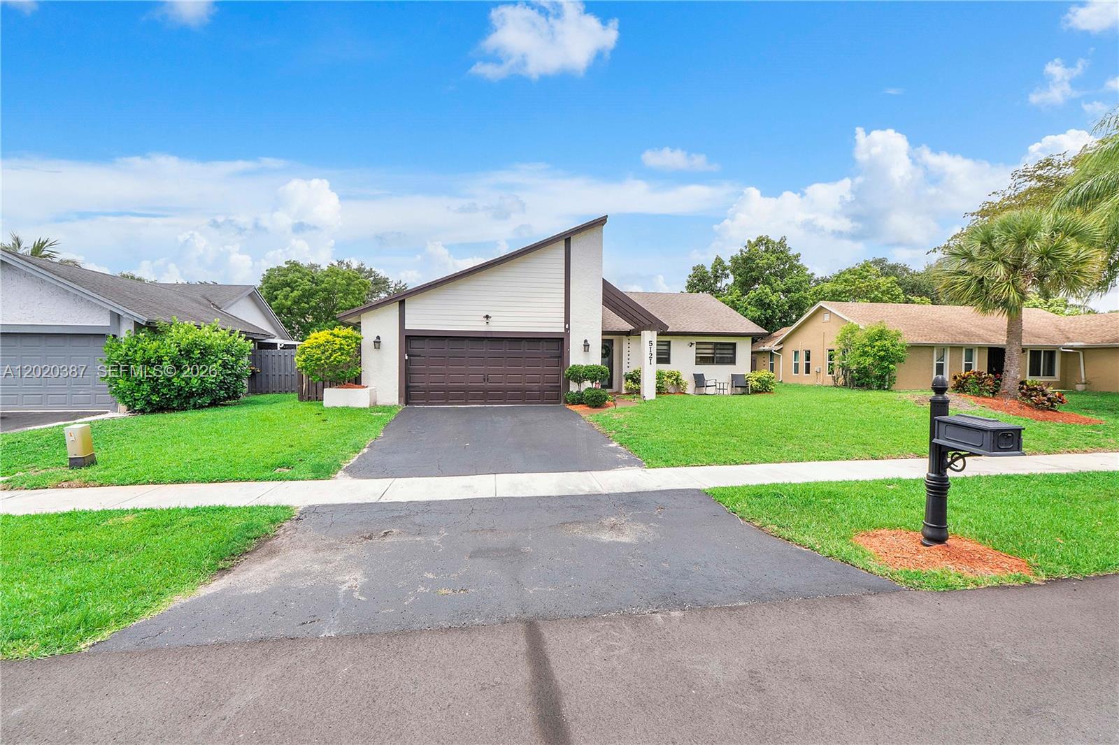5121 NW 87th Ave, Lauderhill FL 33351