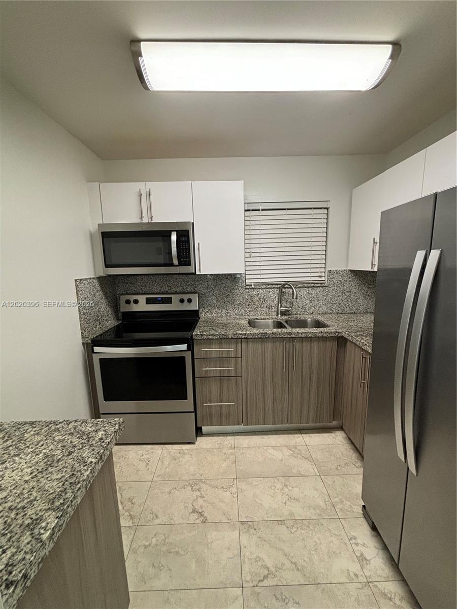 7470 Miami Lakes Dr #B208, Miami Lakes FL 33014