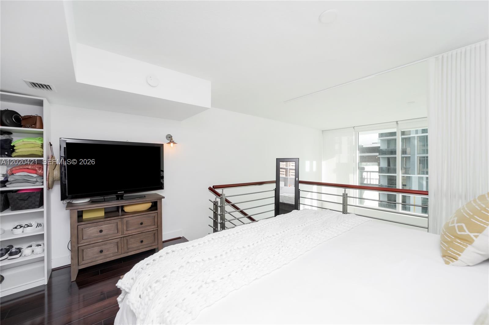 41 SE 5th St #704, Miami FL 33131