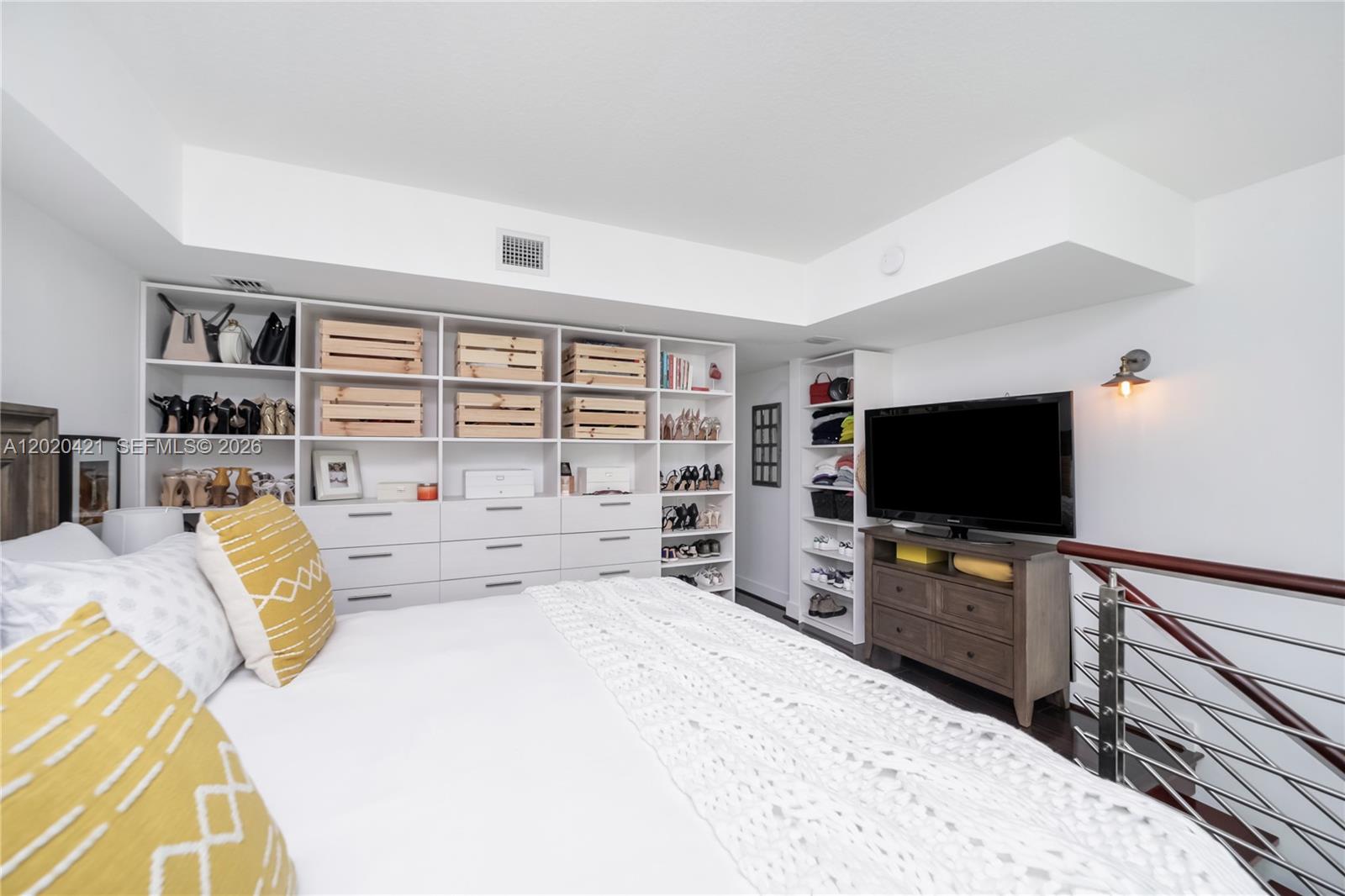 41 SE 5th St #704, Miami FL 33131