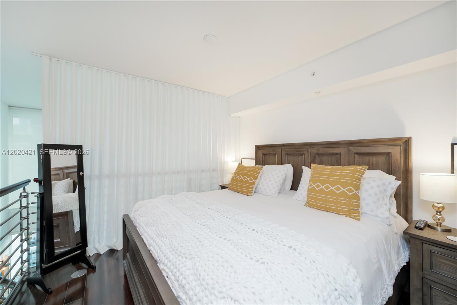 41 SE 5th St #704, Miami FL 33131