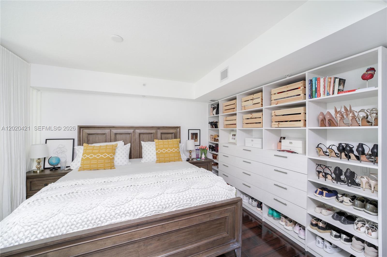 41 SE 5th St #704, Miami FL 33131