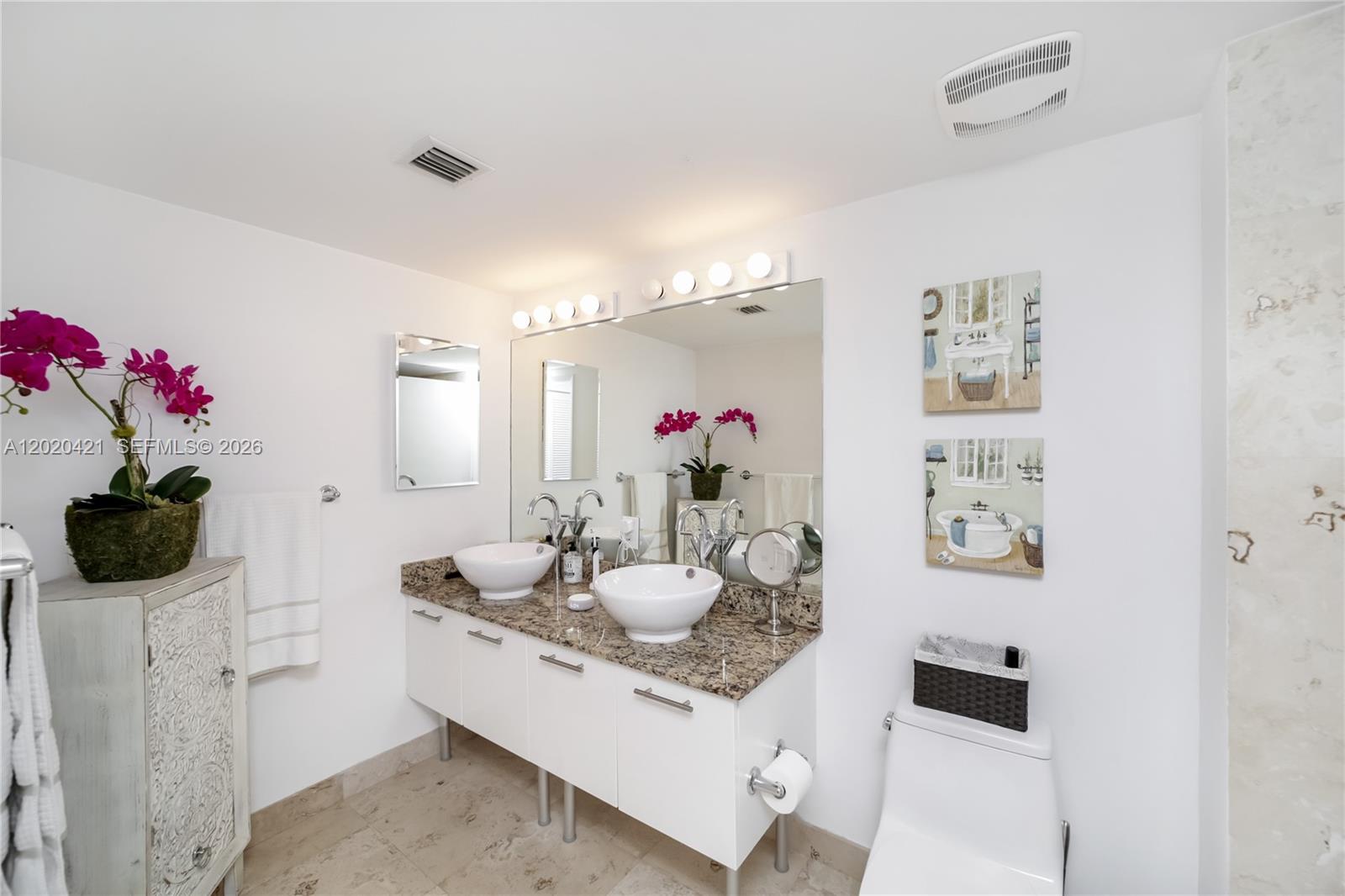 41 SE 5th St #704, Miami FL 33131