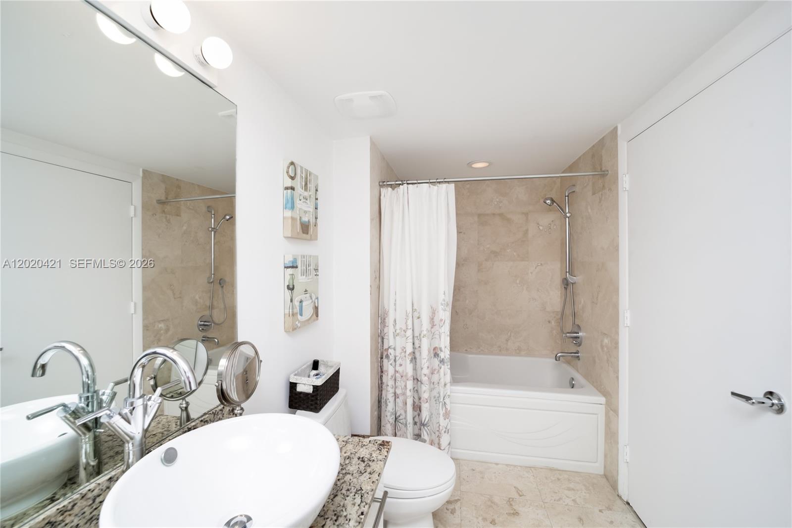 41 SE 5th St #704, Miami FL 33131