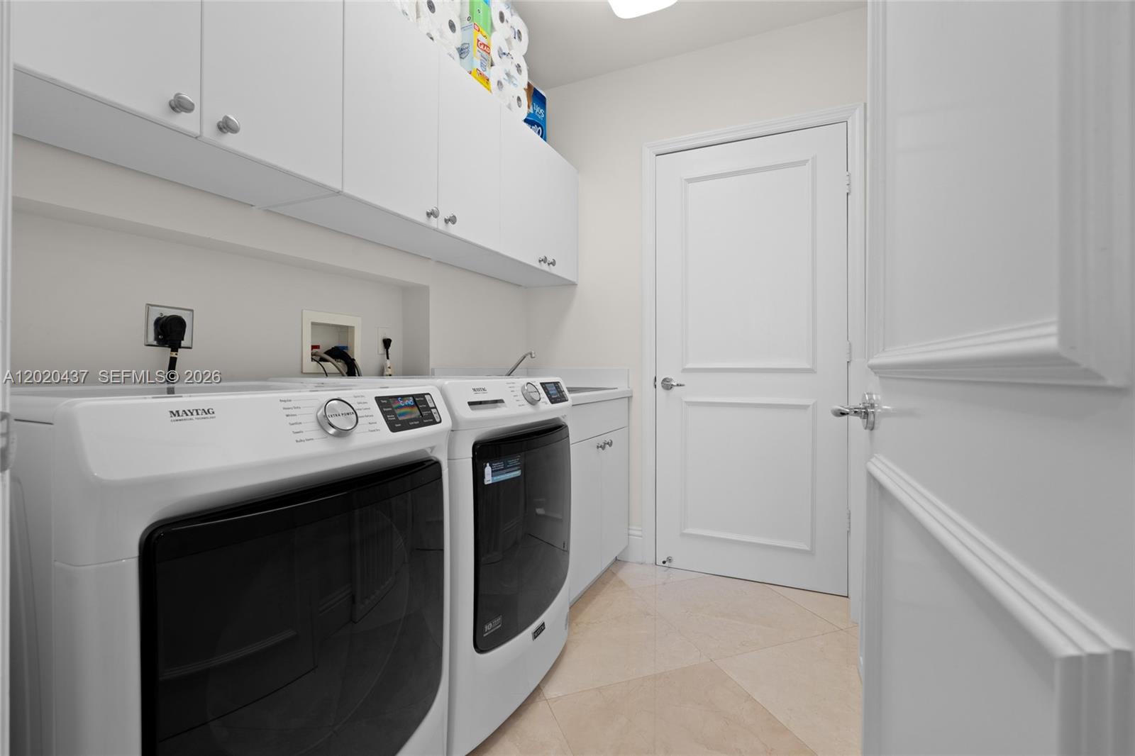 21200 Point Pl #2802, Aventura FL 33180