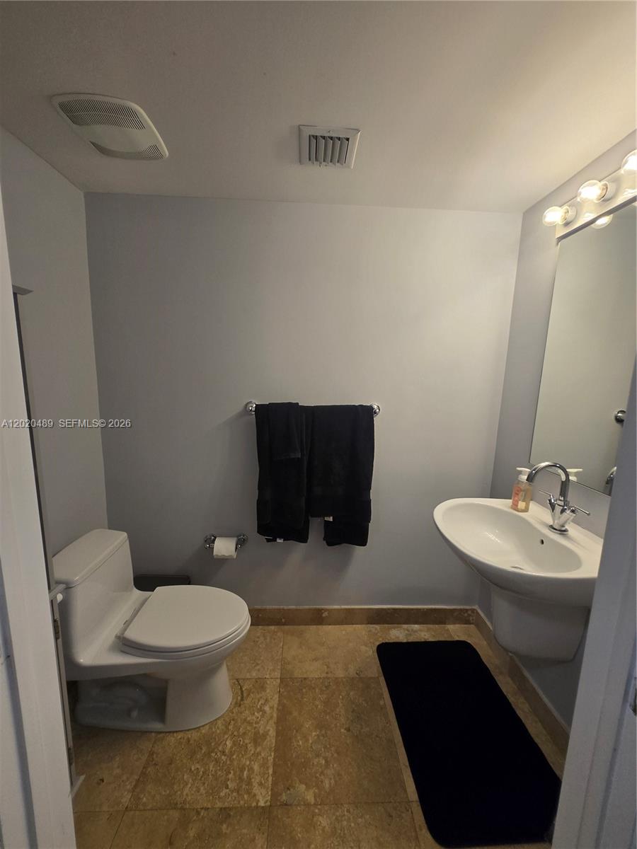 41 SE 5th St #815, Miami FL 33131
