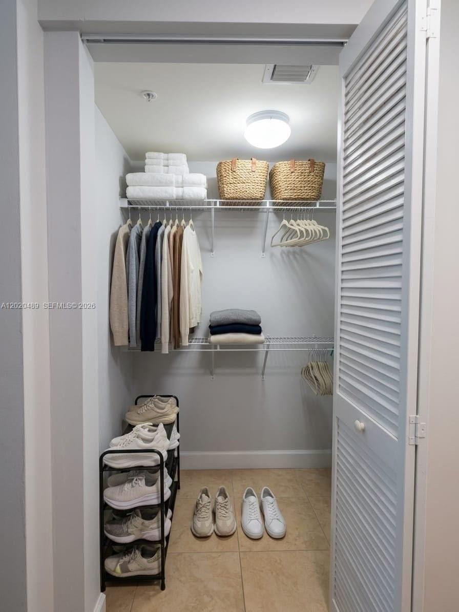 41 SE 5th St #815, Miami FL 33131