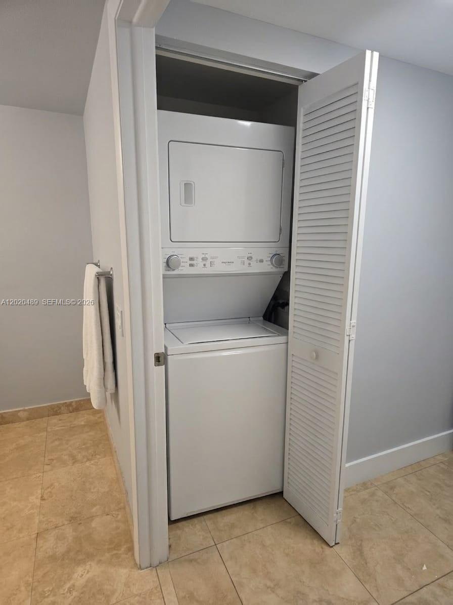 41 SE 5th St #815, Miami FL 33131