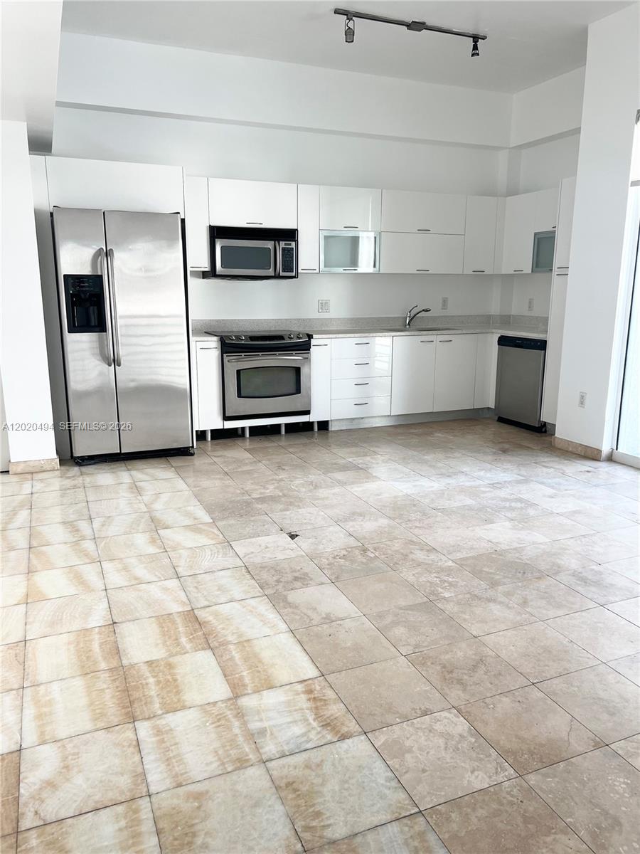 133 NE 2 AV #710, Miami FL 33132