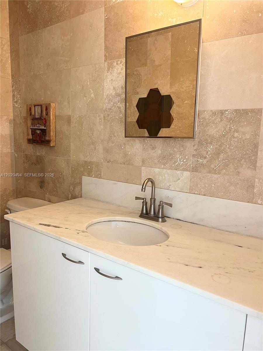 133 NE 2 AV #710, Miami FL 33132