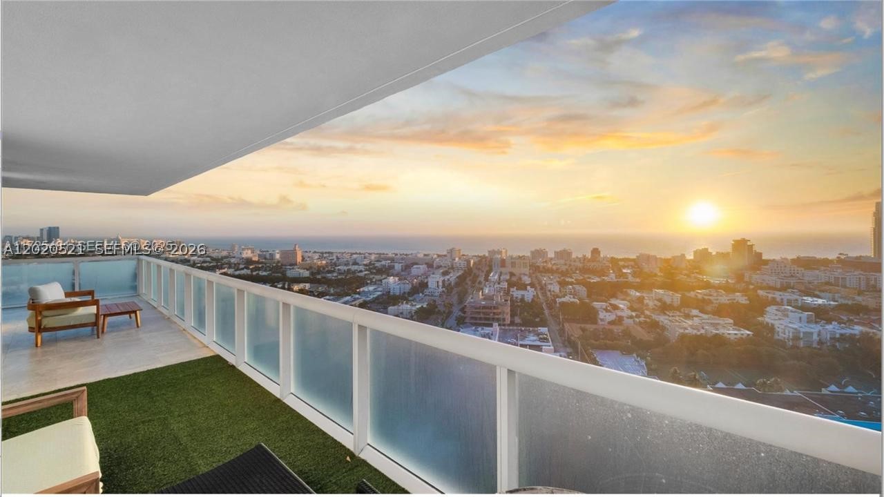 450 Alton Rd #2810, Miami Beach FL 33139