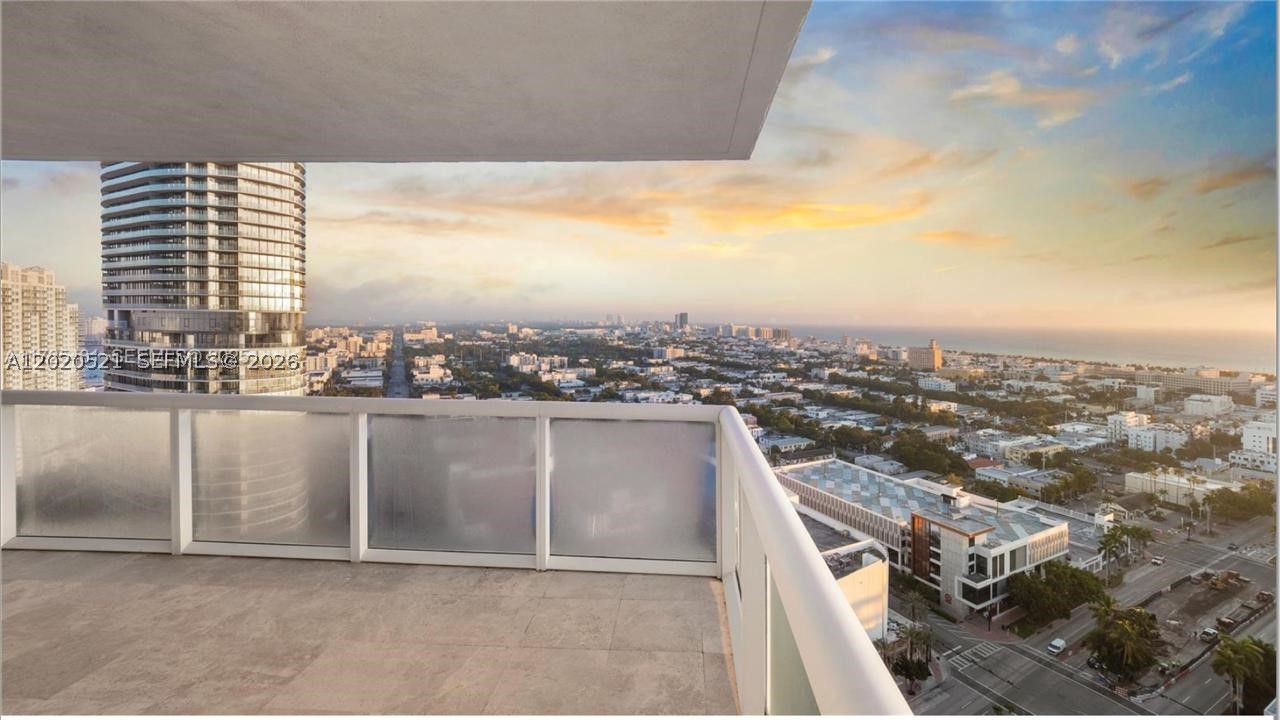 450 Alton Rd #2810, Miami Beach FL 33139