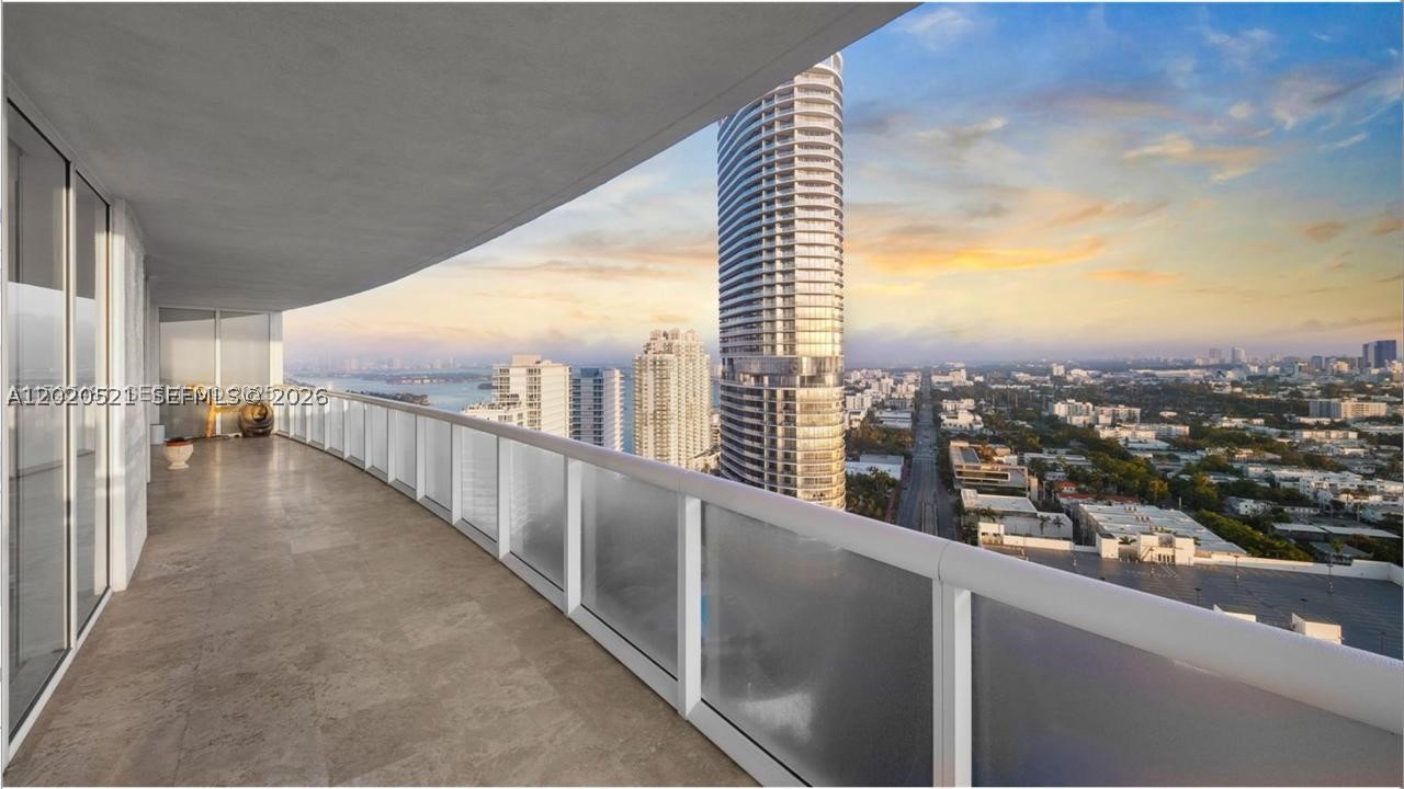 450 Alton Rd #2810, Miami Beach FL 33139