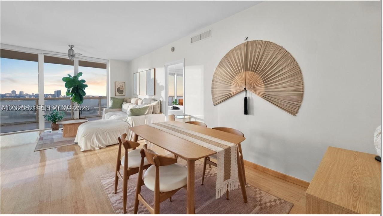 450 Alton Rd #2810, Miami Beach FL 33139