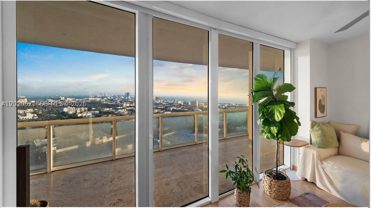 450 Alton Rd #2810, Miami Beach FL 33139